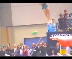 Gymnastics - 2002 World Championships - Vault - Gal