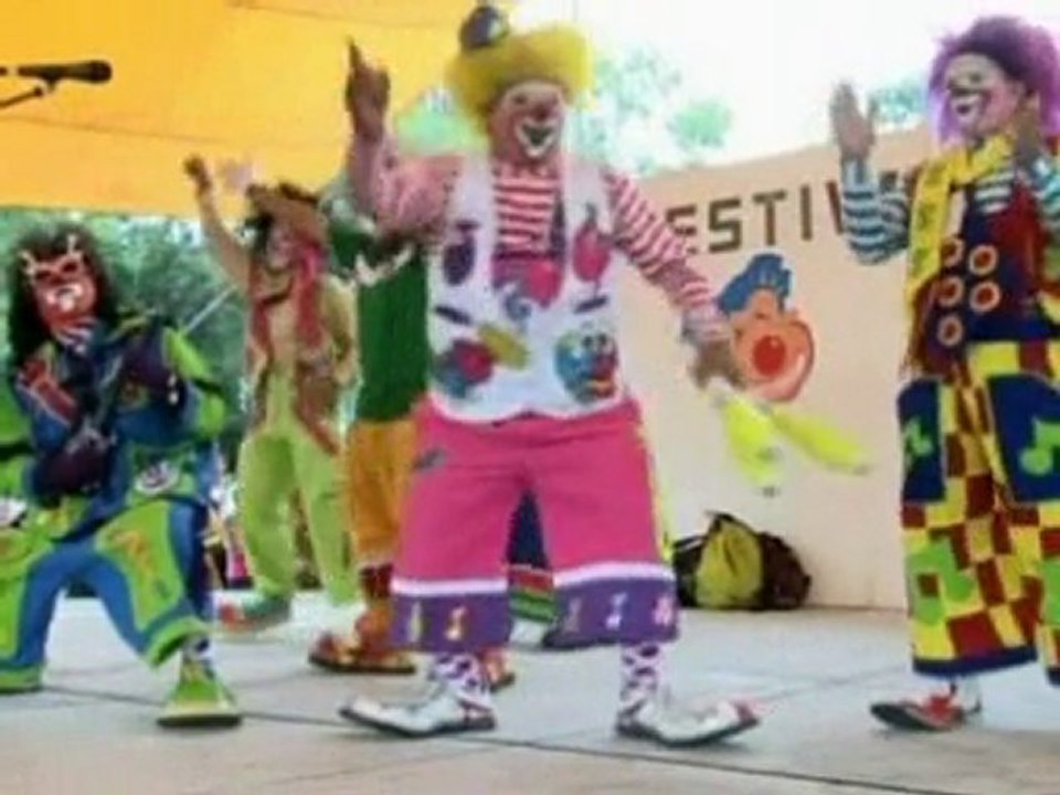 Mexico sends in the clowns