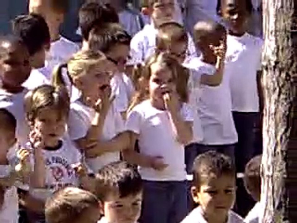 Premier spectacle d'ecole d'ilona 2010