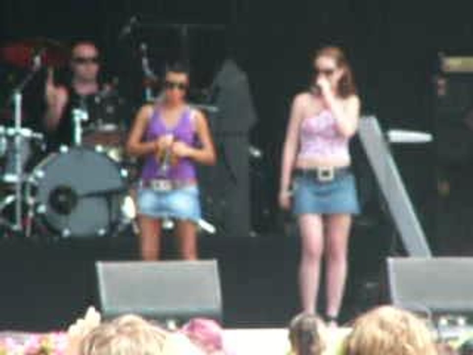 Tatu - Loves me not (live)