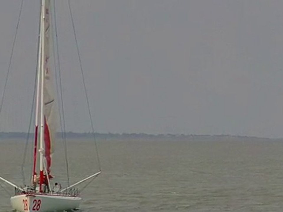 SNSM 2010 : V1 En approche Bout au vent  pour affaler