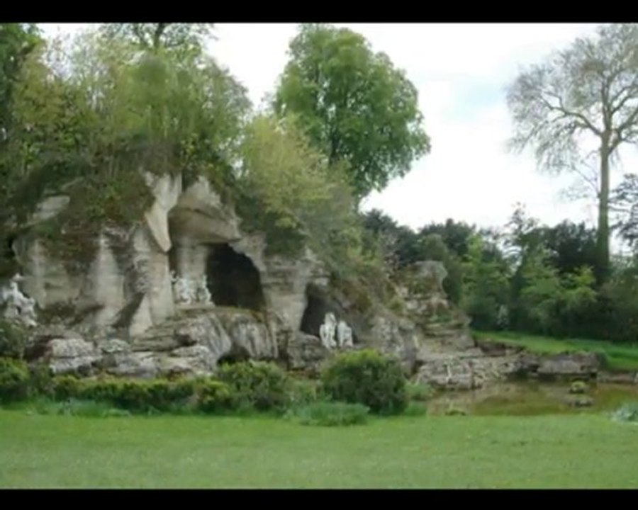 Apollon servi par les nymphes