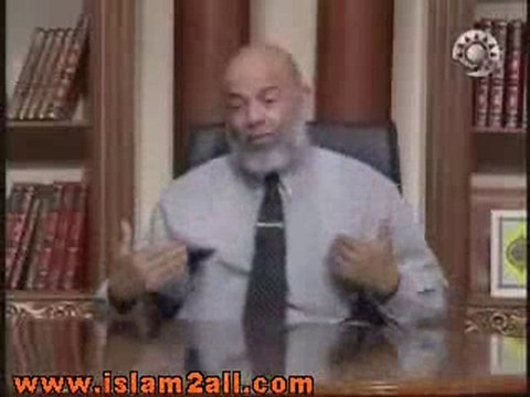 مقطع طريف للشيخ وجدي غنيم بتشرب سجاير ليه