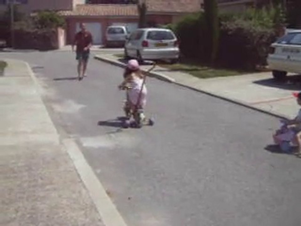 Emma fait du vélo