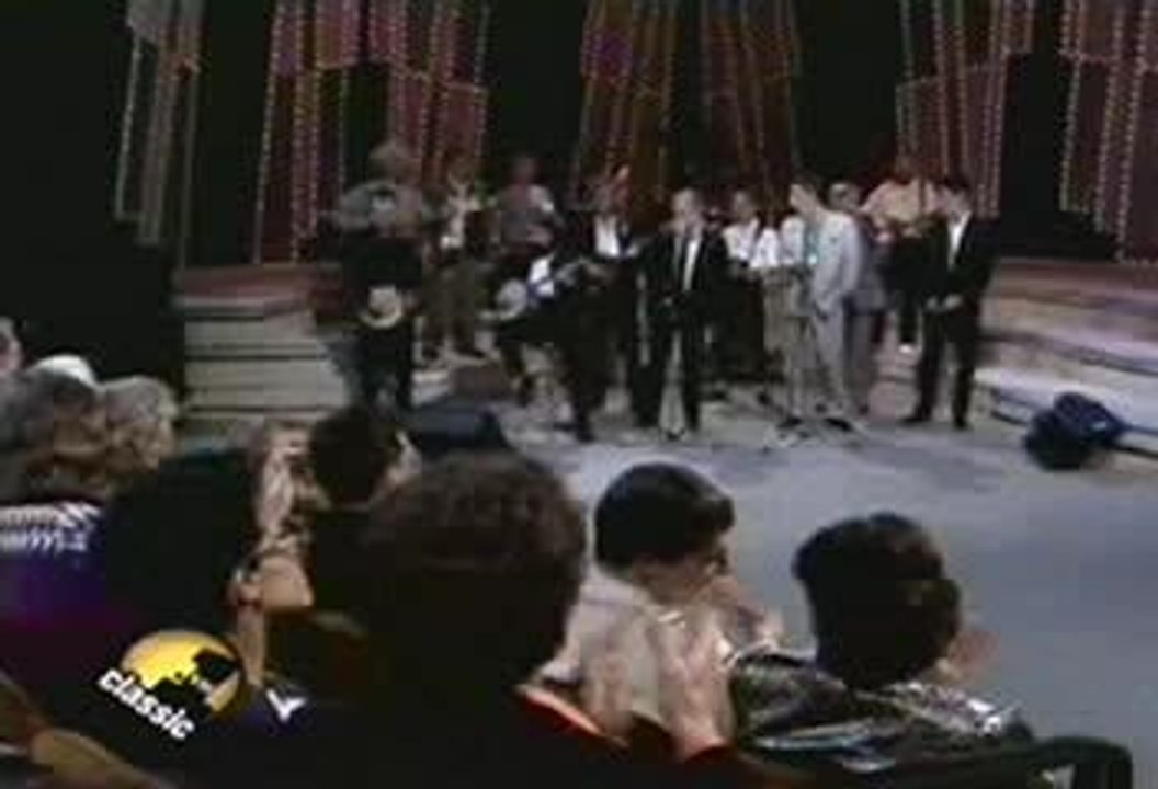 Pogues & Dubliners-"The Irish Rover"