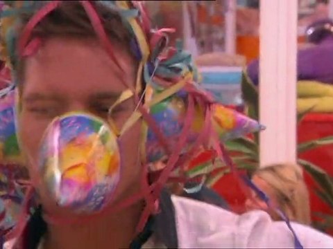 JC et Alicya seuls parmi tous