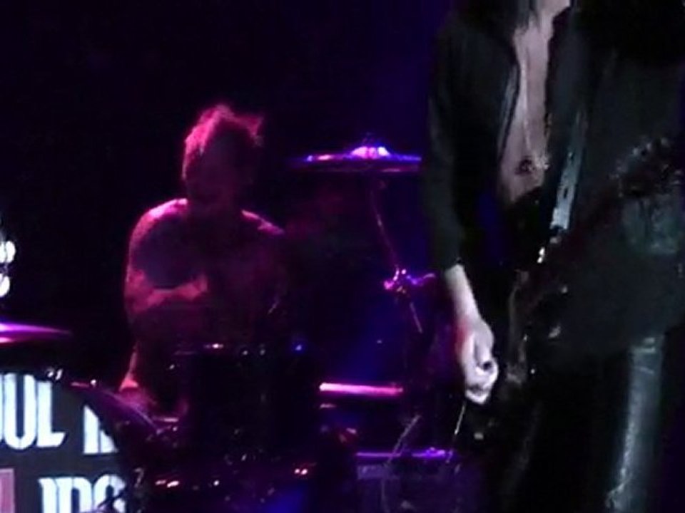 Billy Idol - Flesh For Fantasy (live in Athens - 18/06/10)