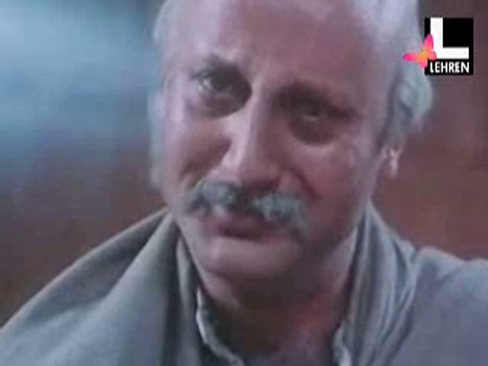 On Screen Fathers Of Bollywood