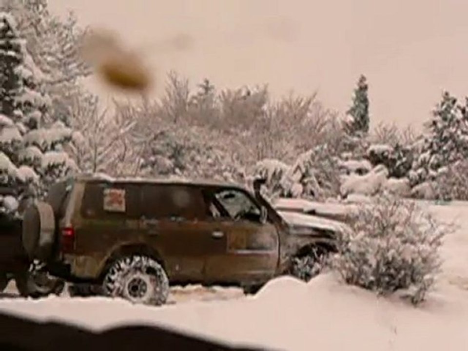 Jeep Grand Cherokee VS Nissan Patrol Off Road