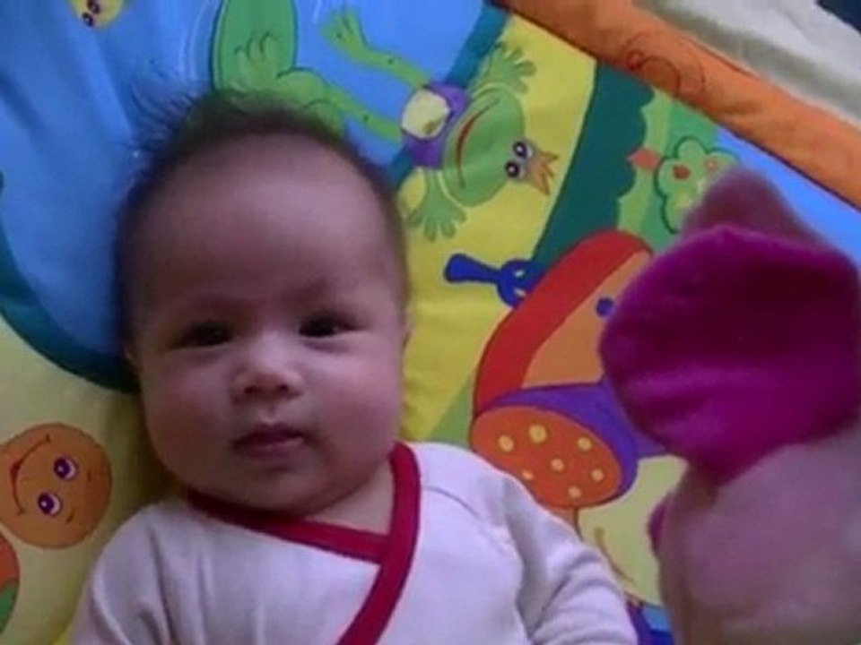 Chloé - 2010/06/12 - Sur mon tapis de jeu