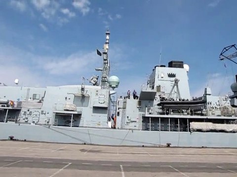HMS Monmouth F235 Dunkerque 29 mai 2010 - hélicoptère