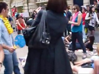 Facebook   Flash Mob géant Rue Ste Catherine