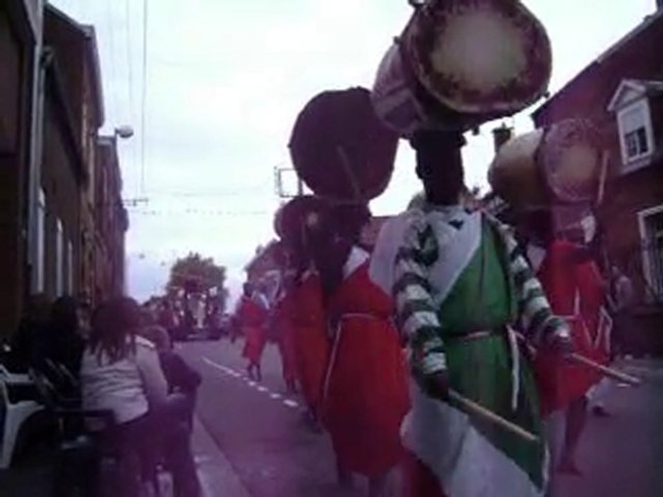 MAJORETTES DE BUSIGNY CARNAVAL DE CAUDRY 2010