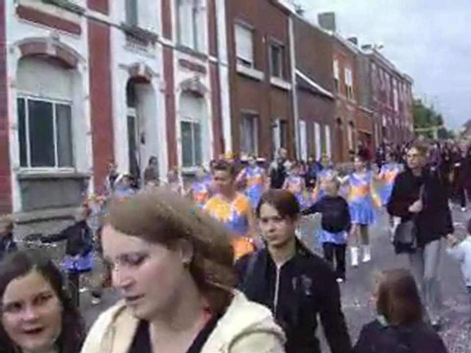 MAJORETTES DE BUSIGNY CARNAVAL DE CAUDRY 2010