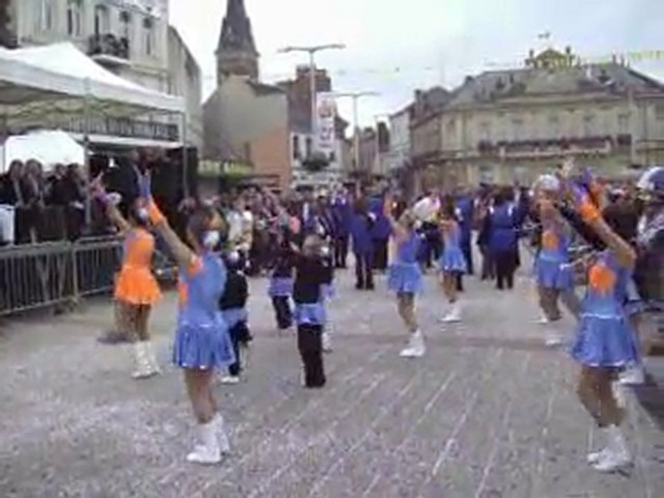 MAJORETTES DE BUSIGNY CARNAVAL DE CAUDRY 2010