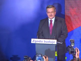 Pologne: Komorowski en tête du premier tour de la présidentielle