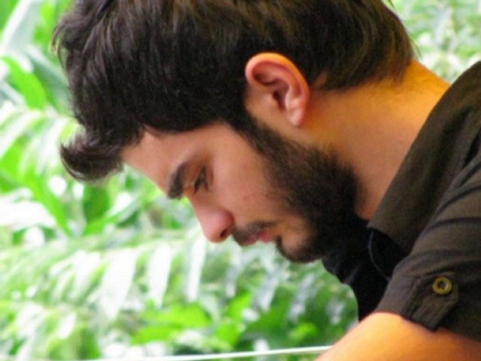 Üçüncü şahsın şiiri...  ALİ ARUN