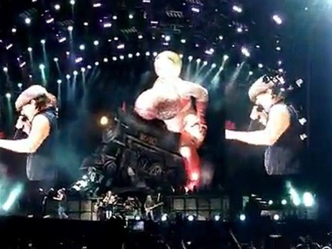 AC/DC Live Paris Stade de France Whole Lotta Rosie