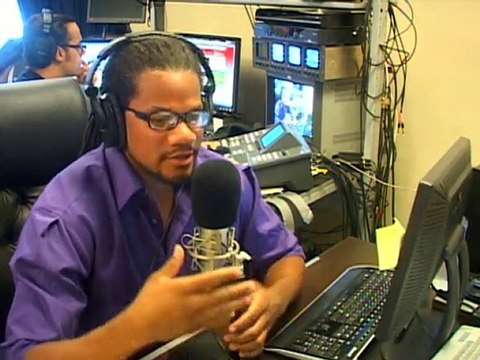 Miley Cyrus Upskirt Controversy w/ Perez Hilton