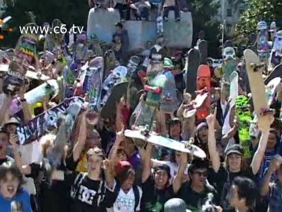 Gli skater invadono Milano. The Emerica Wild in the Streets