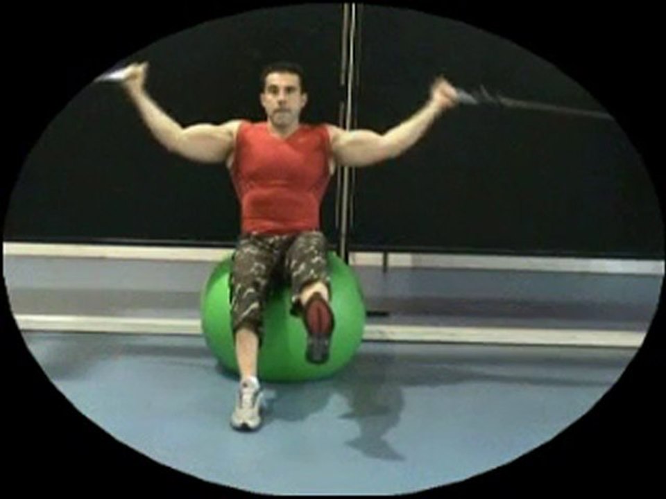 RENFORCEMENT BICEPS AVEC SWISS BALL