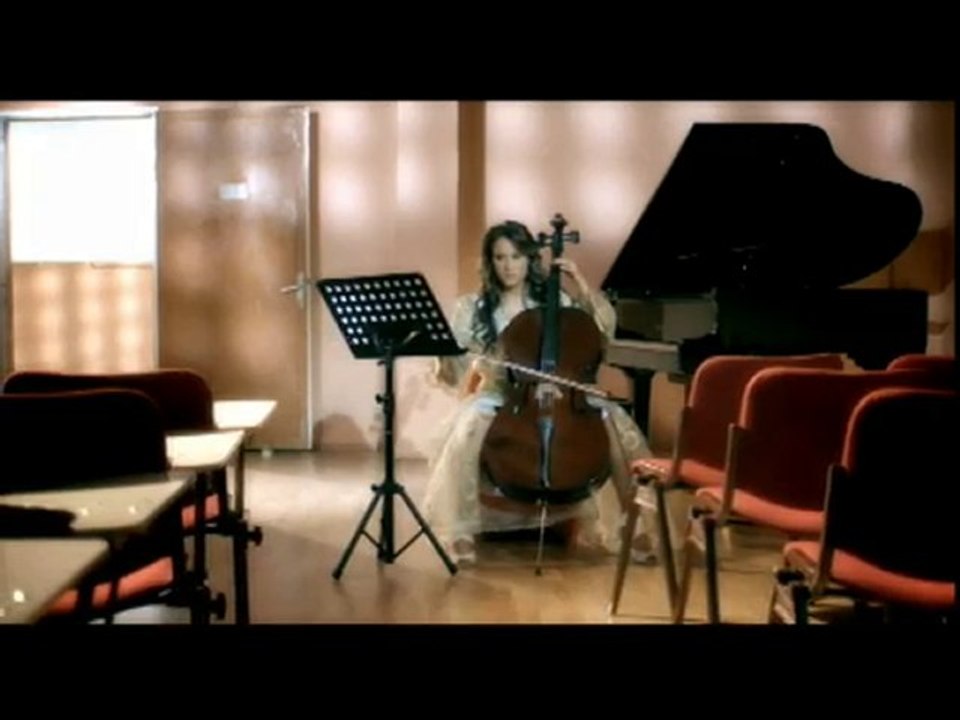 Bahadır Özüşen - Bir Güzel Severim