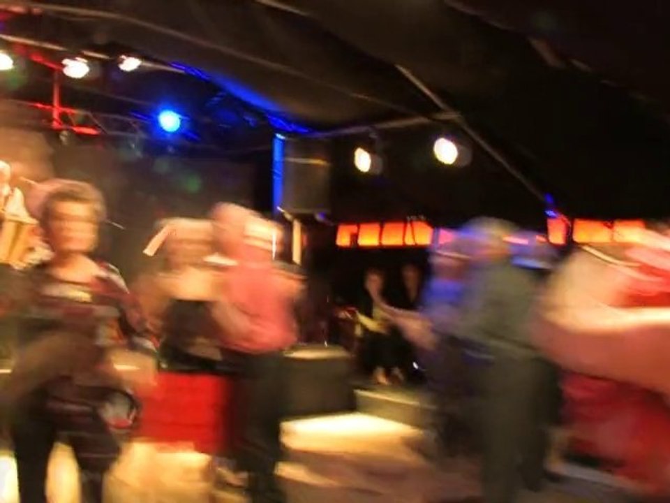 L’Esprit GUINGUETTE à la Niche du chien à Plumes