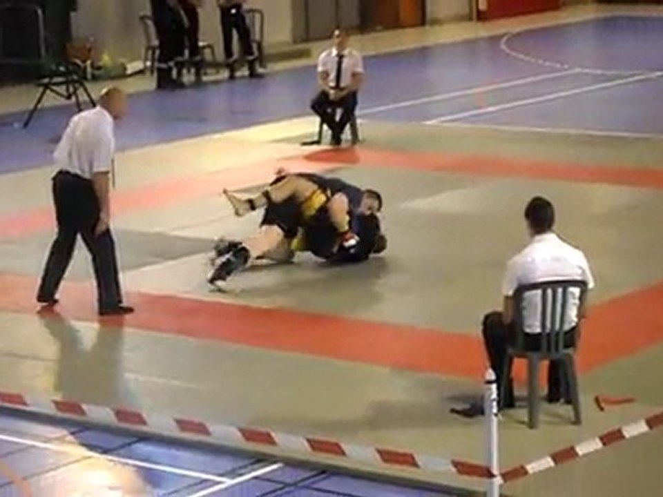 1er round free fight contre Francis Meunier