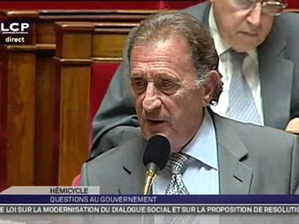 Assemblée: Question de JM.Couve à B.Hortefeux