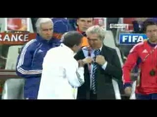 لقطة عدم مصافحة دومينيك لباريرا Elbotola.com