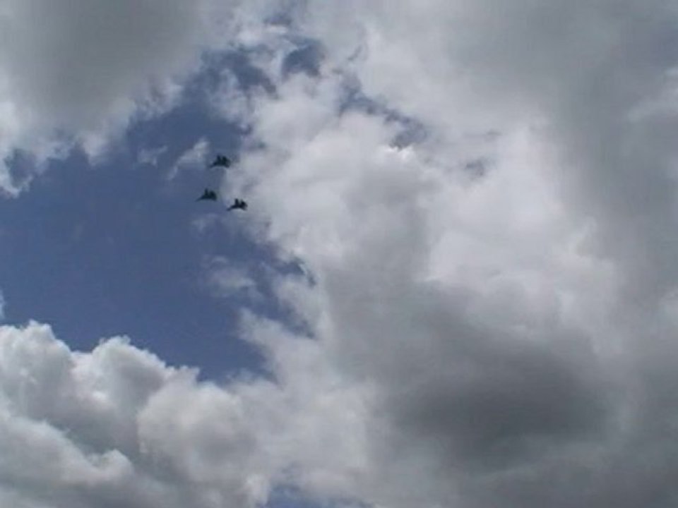 3 Chasseurs de passage au Meetong de l'Air Orleans Bricy