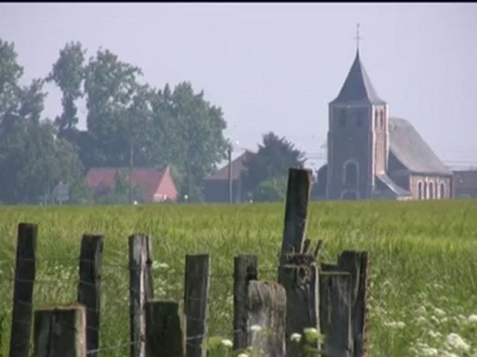 Attiches, village à découvrir.