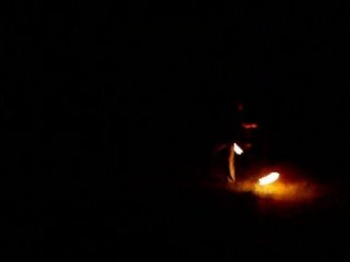 Stéphane aux poïs de feu sur la musique de tiersen.