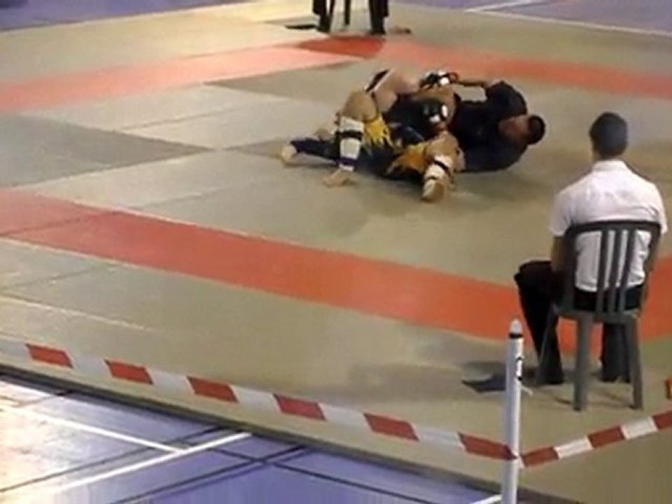 fin 2e round début 3e round free fight