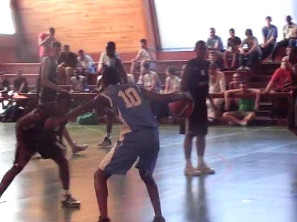 Finale Eurochallenge 2010 Marne la Vallée vs UK Elite BBall