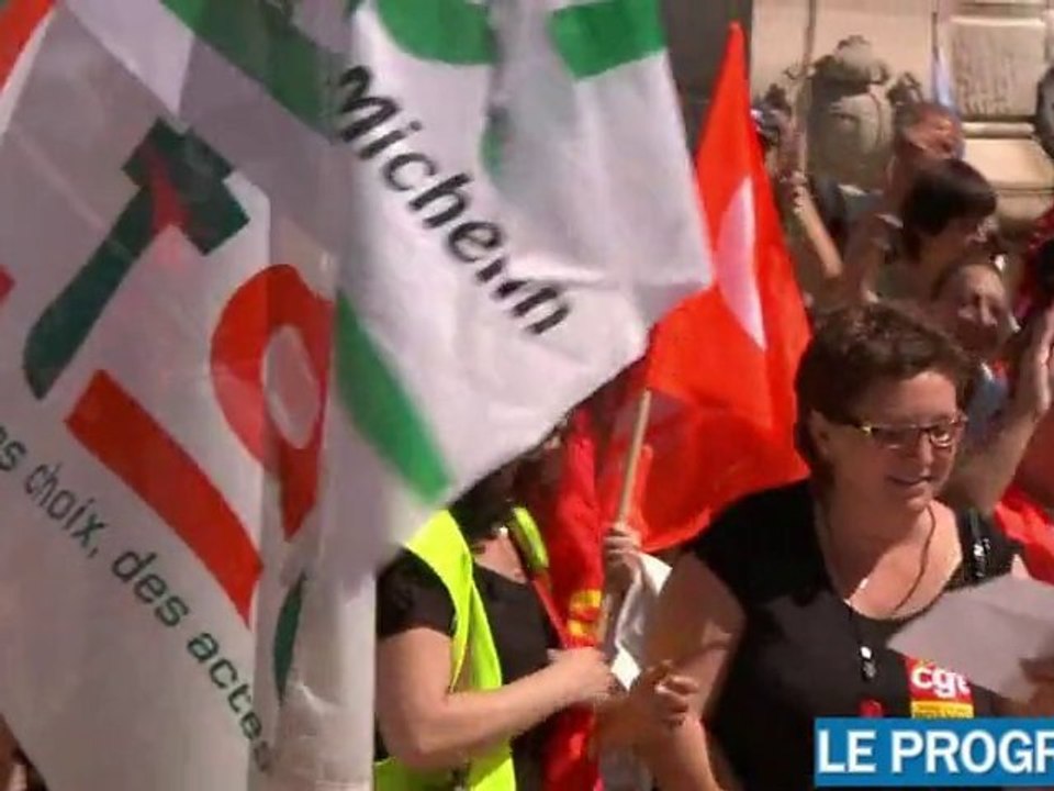 Retraites: une manif en chantant