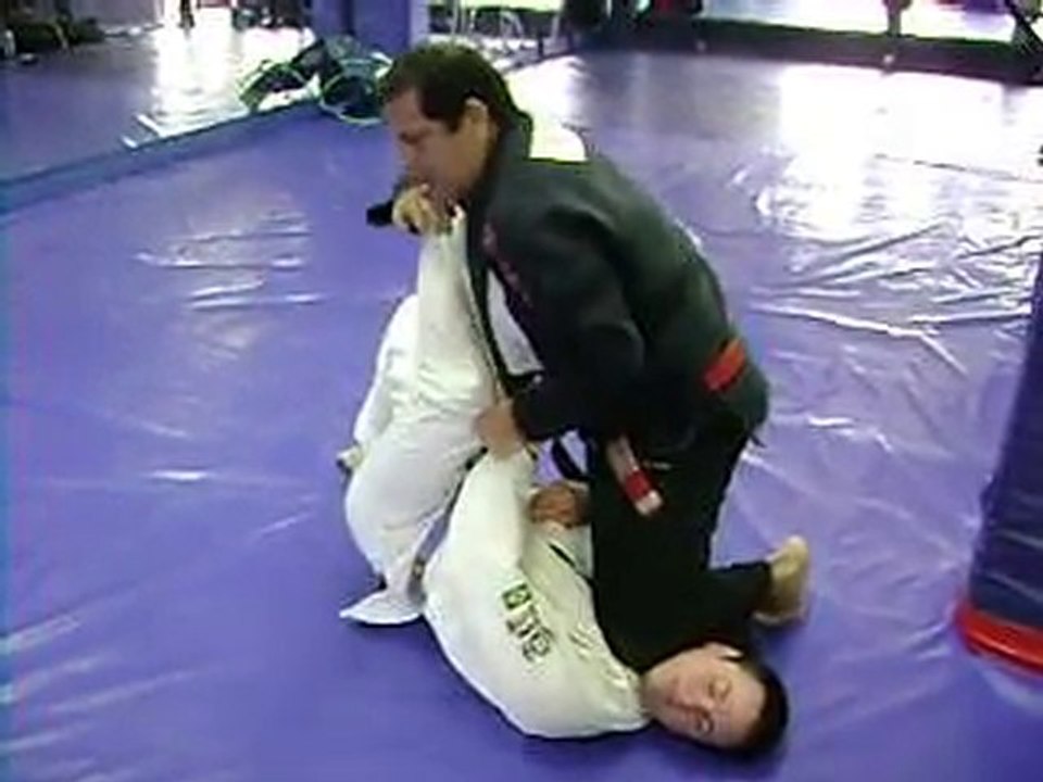 Vancouer Grappling Knee on Belly to Knee Bar Marcus Soares