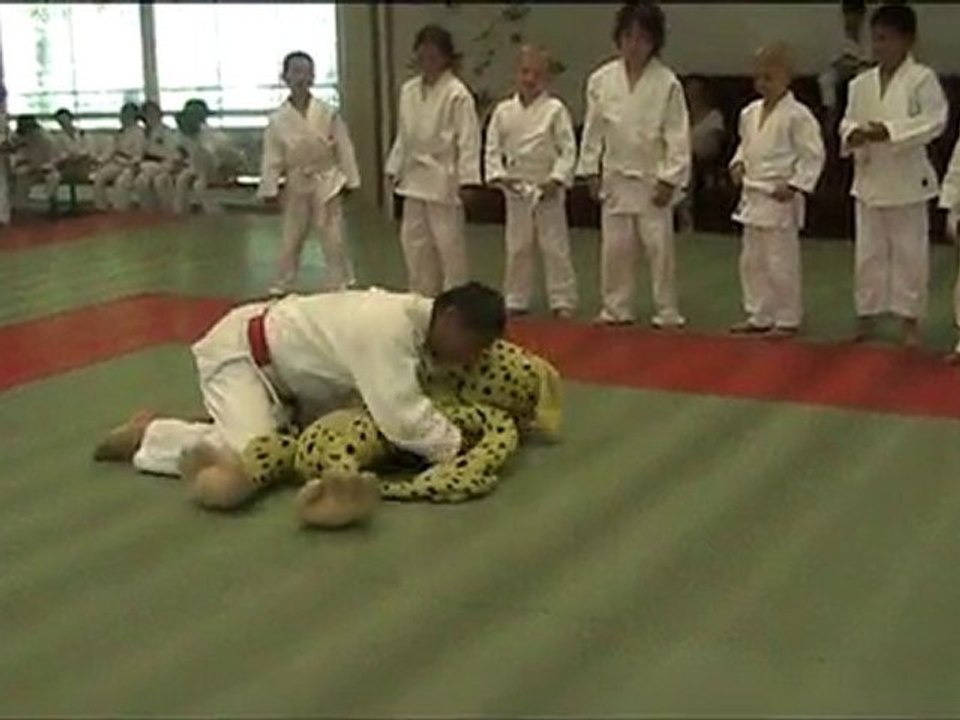 Démonstration spéciale immobilisation pour enfants