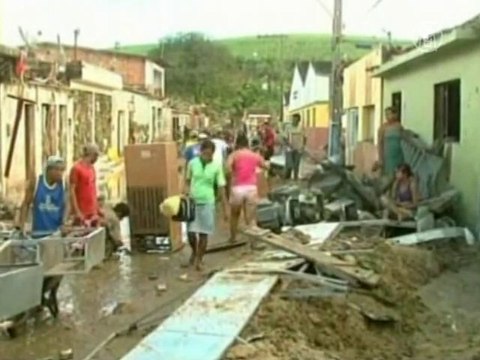 Бразильское наводнение унесло десятки жизней