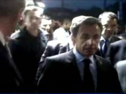 Sarkozy insulté: interpellation musclée, journaliste giflé