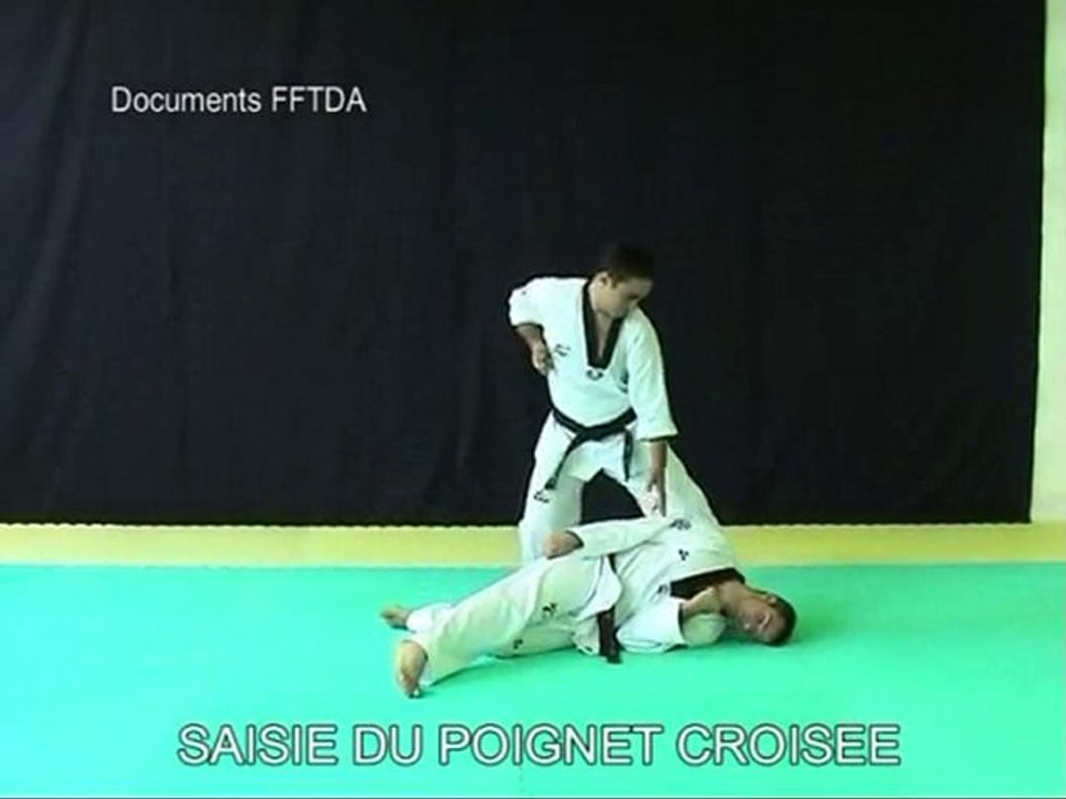 Hoshinsoul - 02 - Saisie du poignet croisee - FFTDA