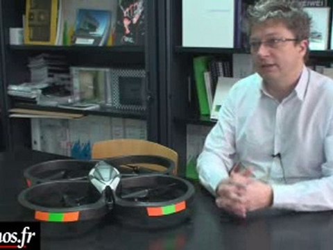 AR Drone : l'hélicoptère piloté par iPhone