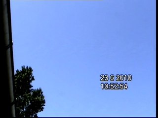 L'ovni de juin dans un ciel bleu que j'avais pas vu