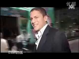 Wentworth Miller says "Bonne nuit"