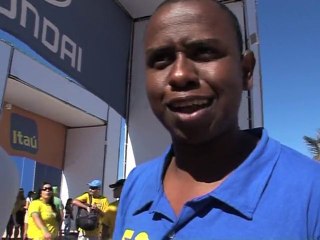 Ambiance festive sur les plages de Rio malgrè le match nul