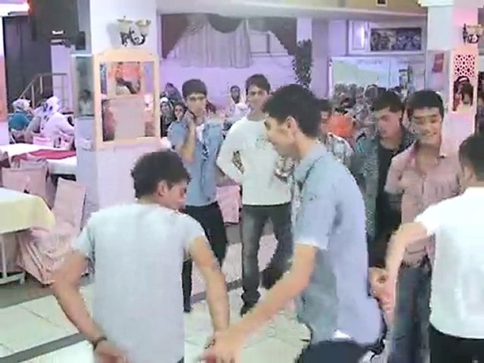 Sünnet düğünün Gençleri www.aricak.org