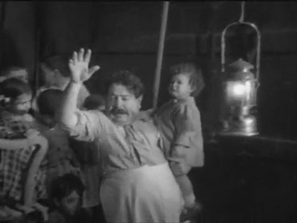 CINEMA PORTUGUÊS - «O PÁTIO DAS CANTIGAS» - VIDEO 6