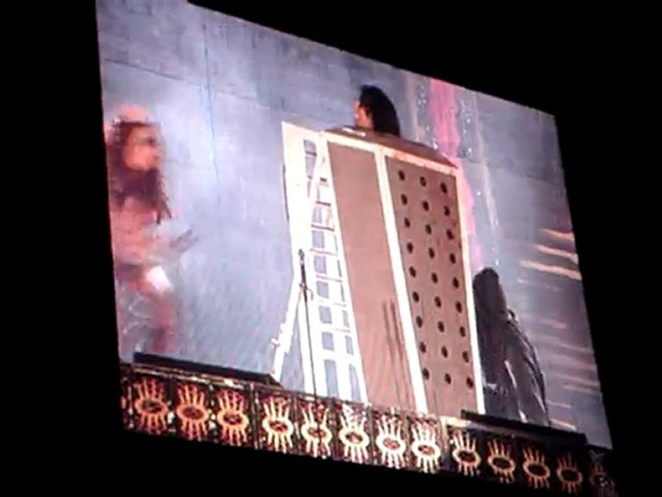 Hellfest 2010 - Alice Cooper - Mort dans une Vierge de Fer