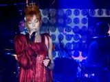 Mylene Farmer chante a quoi je sers live