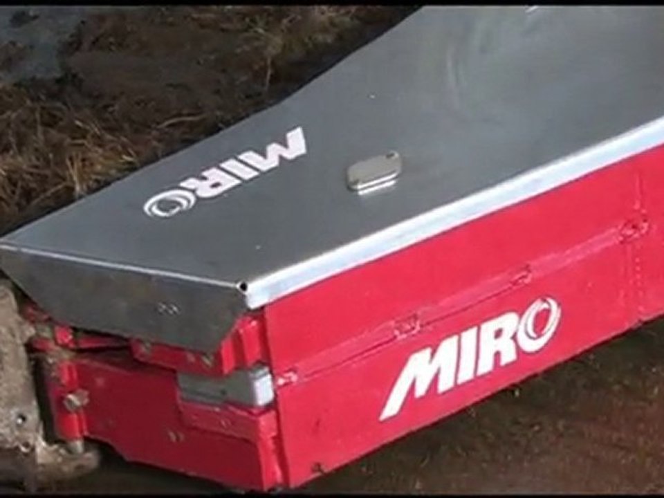SCARABEO - Robot de raclage autonome MIRO